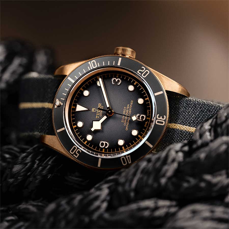 Black-Bay-Bronze-checkered-visuals.jpg