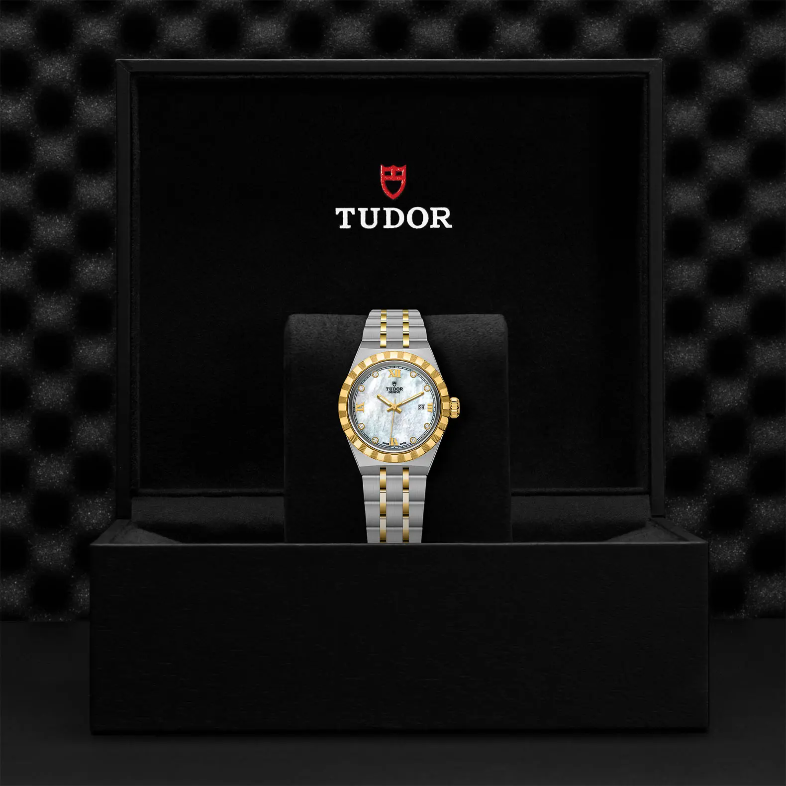TUDORTUDOR Royal帝舵皇家系列磨光及磨砂钢表壳，直径28毫米 - M28303-0007 at Cortina Watch Malaysia