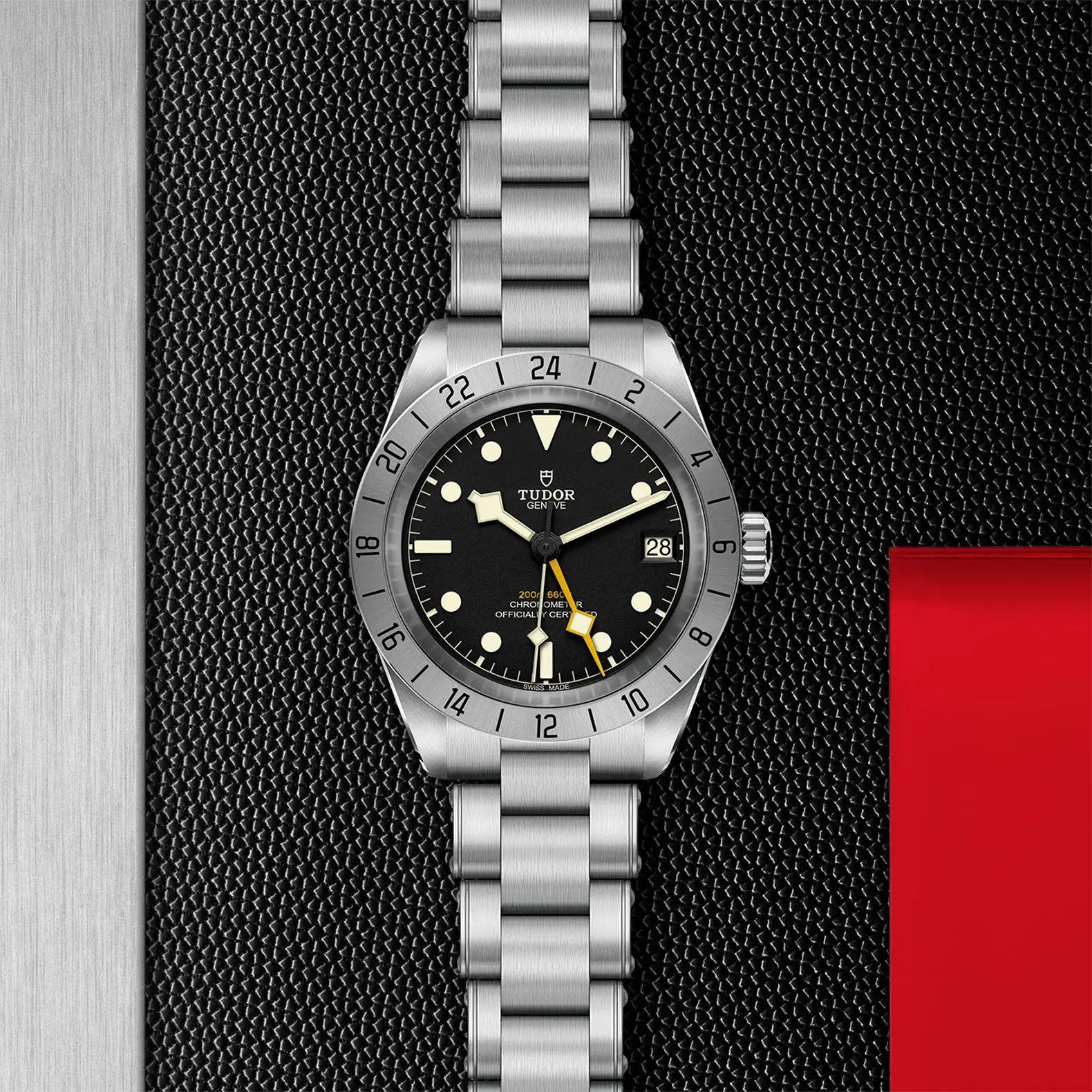 TUDORBlack Bay Pro碧湾专业型磨光及磨砂钢表壳，直径39毫米 - M79470-0001 at Cortina Watch Malaysia