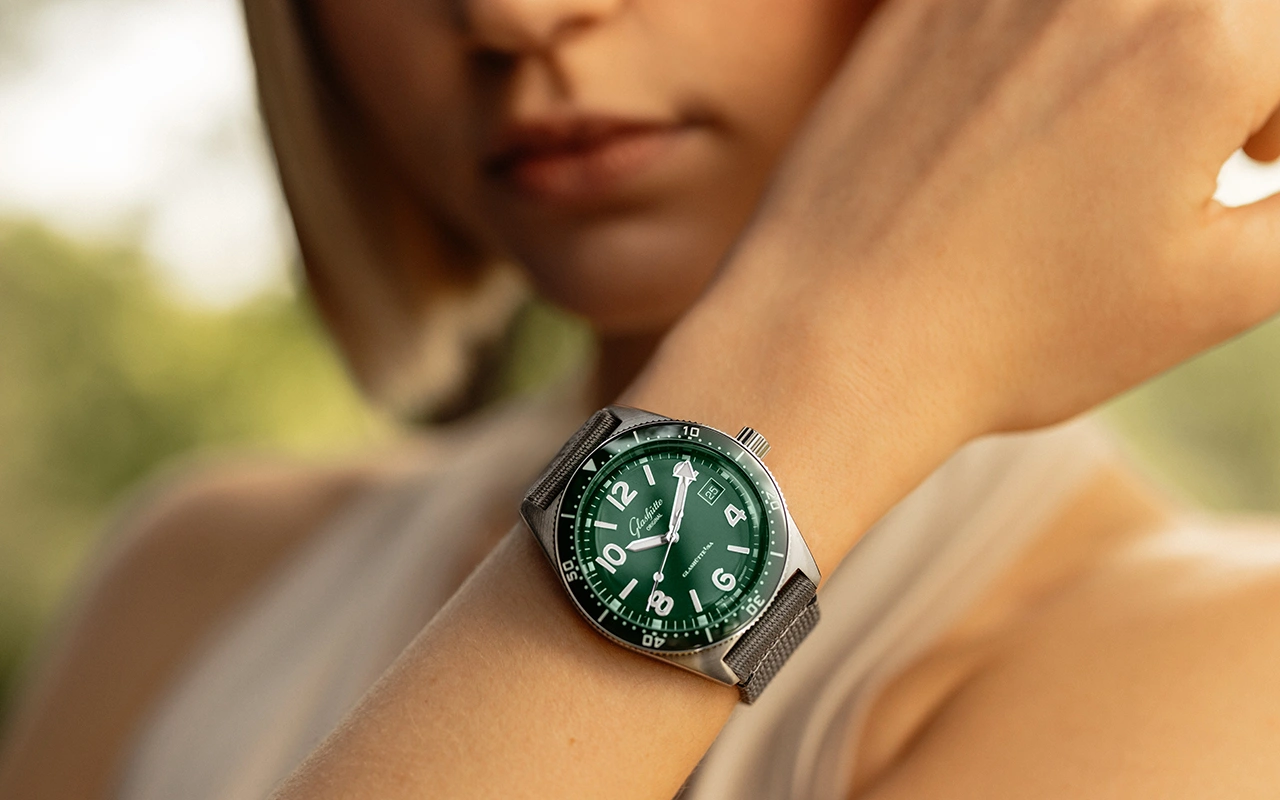 Strong colours for true originals: Glashütte Original presents new sustainable straps in orange and green - Cortina Watch Malaysia