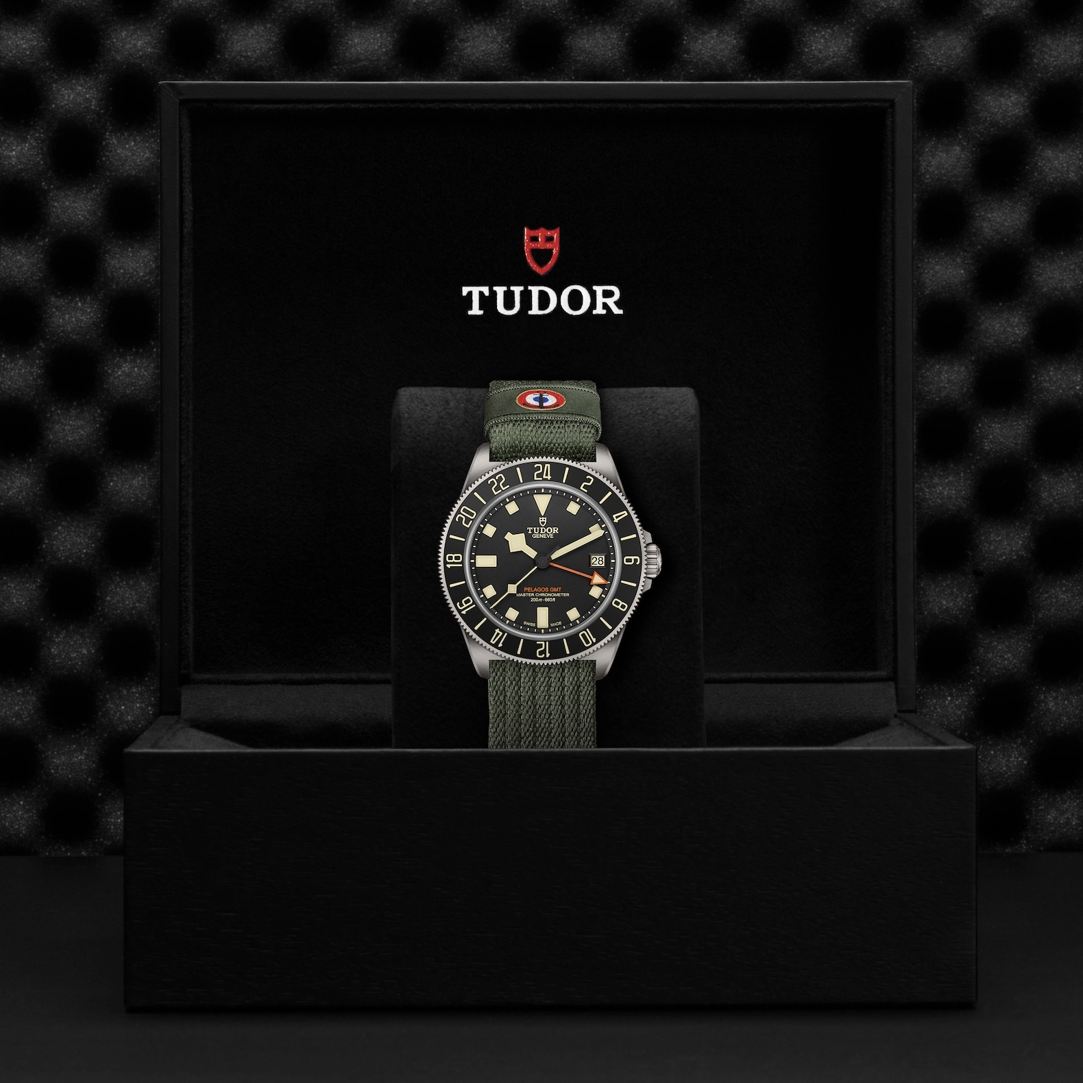 TUDORPelagos FXD GMTPelagos FXD42mm titanium case, satin-brushed finish, fixed strap bars - M2542G267NU-0002 at Cortina Watch Thailand
