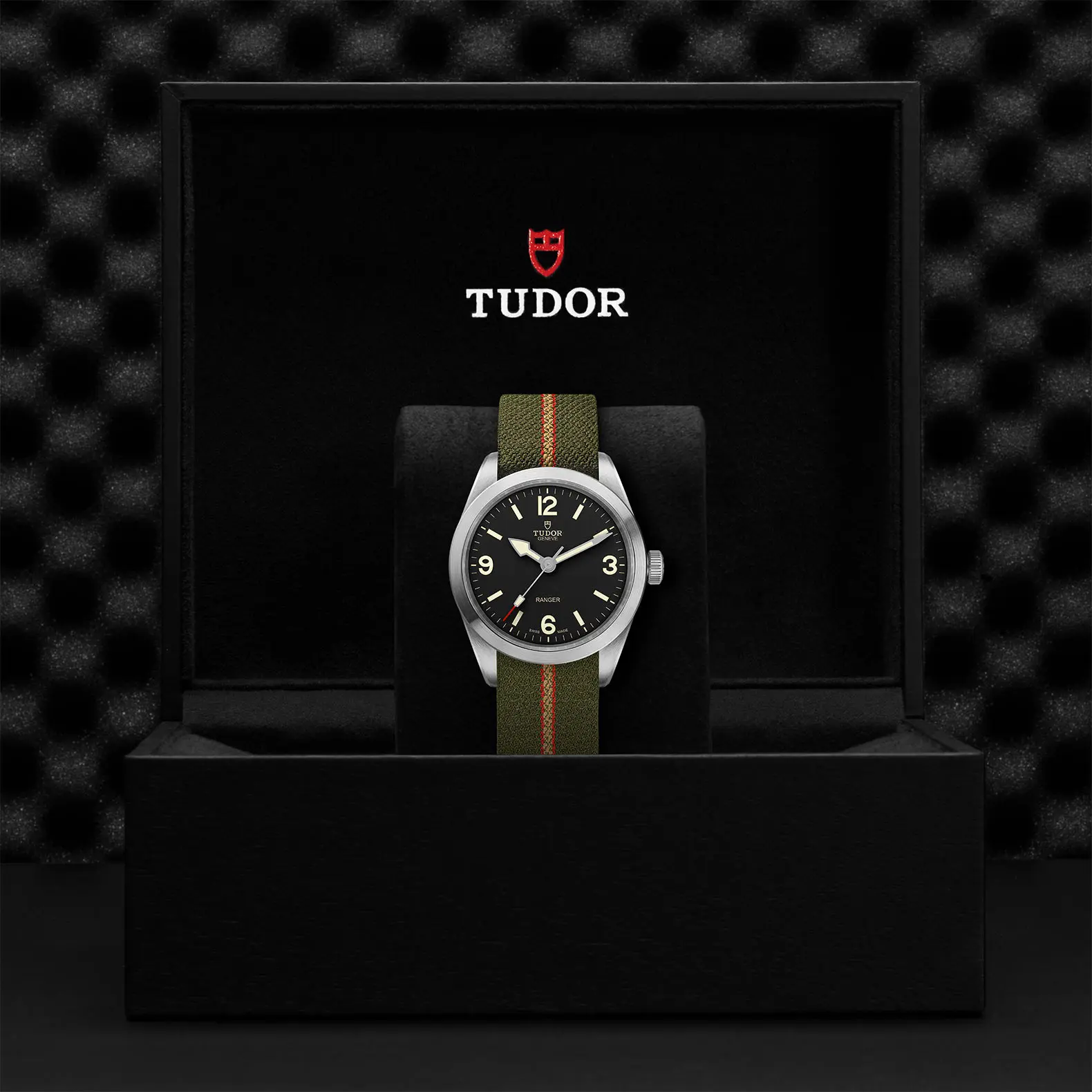 TUDORRangerRanger39mm steel case, satin finish - M79950-0003 at Cortina Watch Thailand