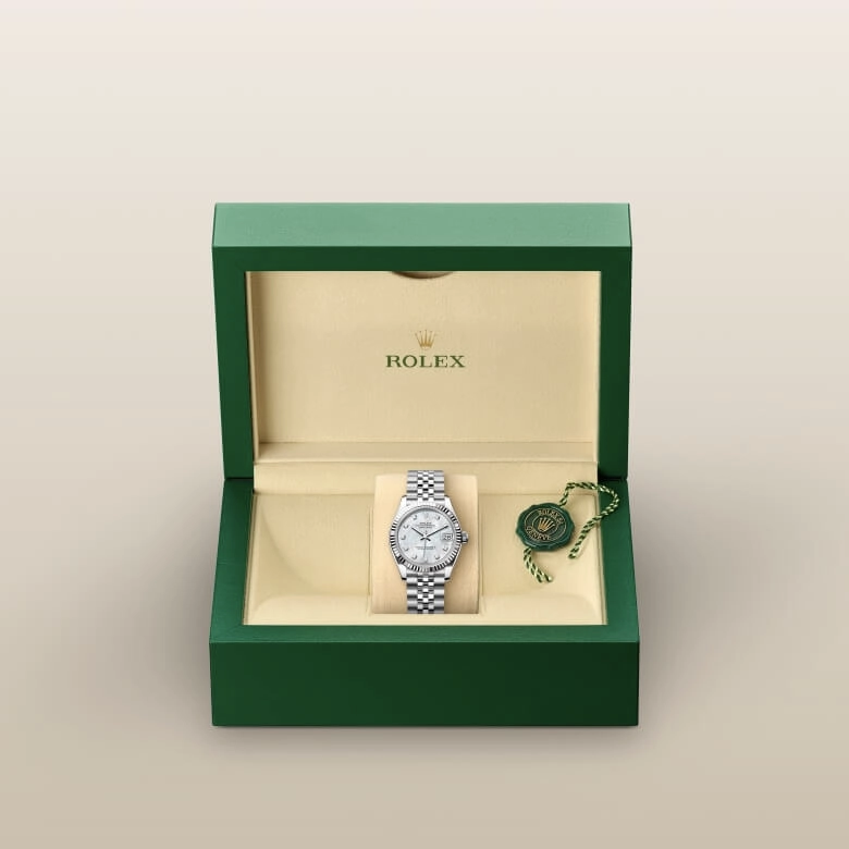 Rolex Cosmograph Daytona in 18 ct white gold, M126579RBR-0001 - Cortina Watch Thailand