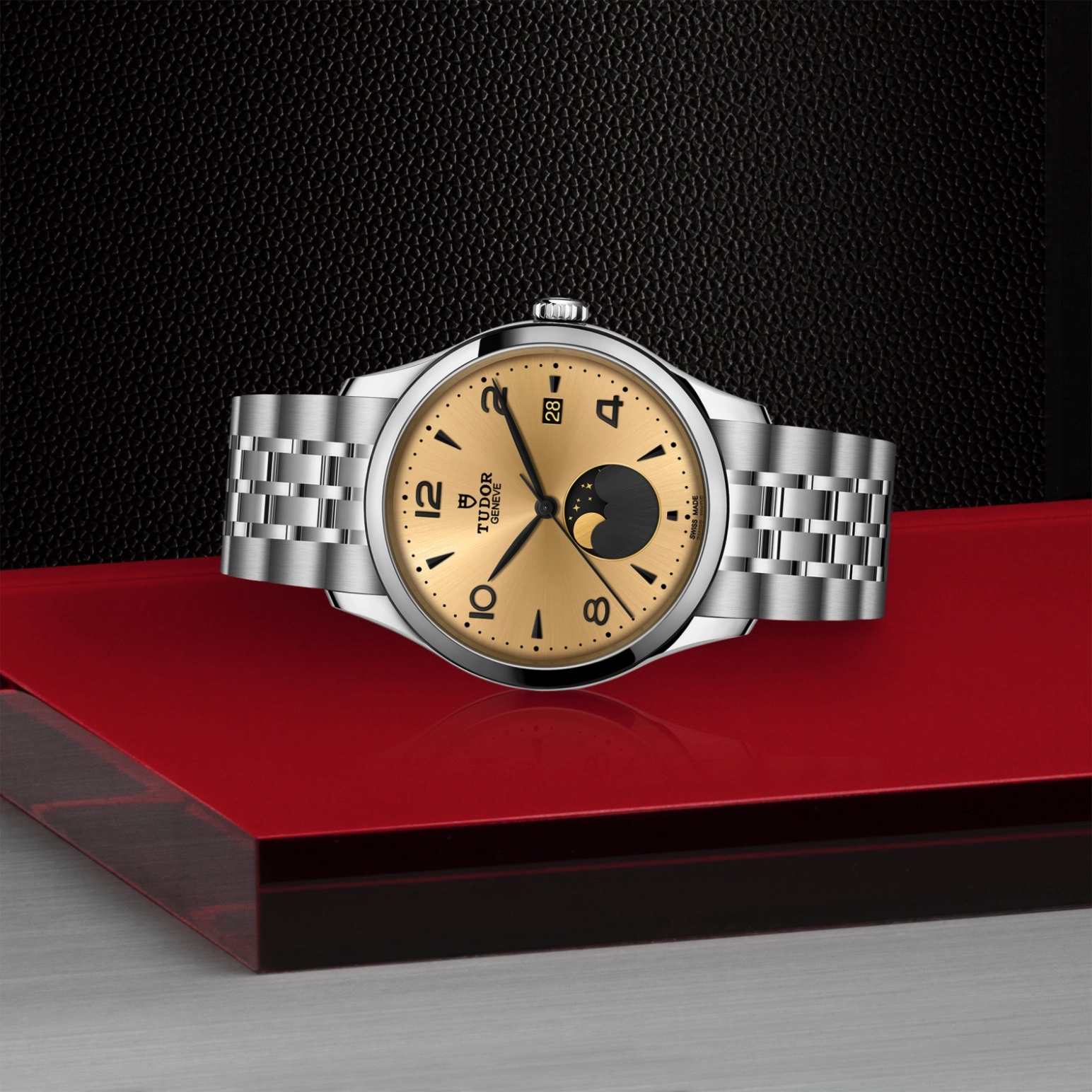 TUDORTUDOR 1926 Luna192639mm steel case with polished finish - M91560-0001 at Cortina Watch Thailand