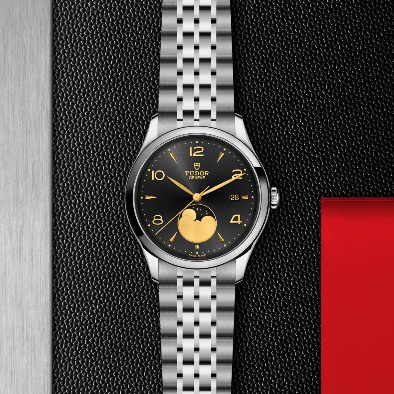 TUDORTUDOR 1926 Luna192639mm steel case with polished finish - M91560-0003 at Cortina Watch Thailand