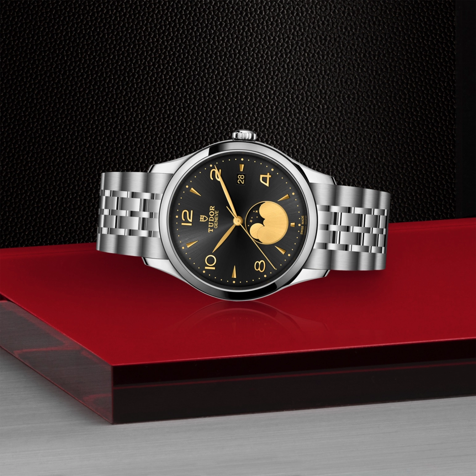 TUDORTUDOR 1926 Luna192639mm steel case with polished finish - M91560-0003 at Cortina Watch Thailand