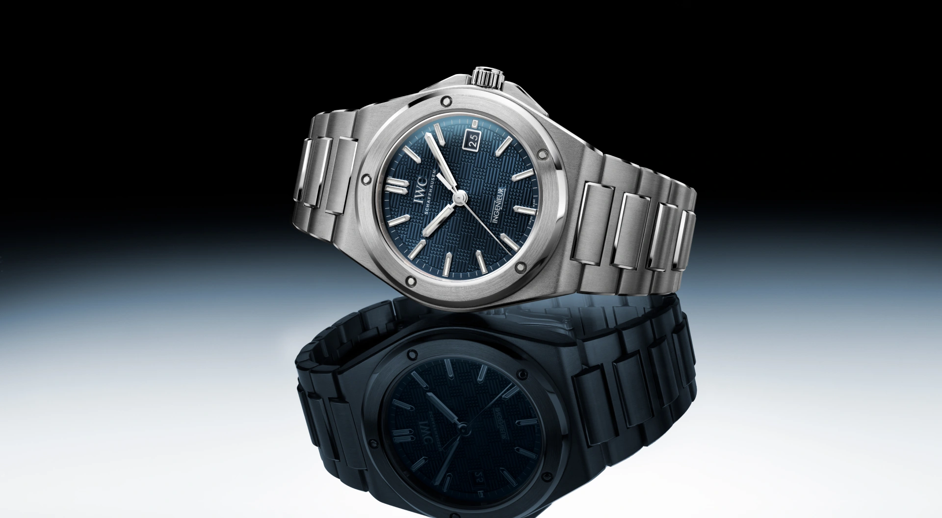 IWC Schaffhausen Presents The Ingenieur Automatic 40 With A Blue Dial - Cortina Watch Taiwan