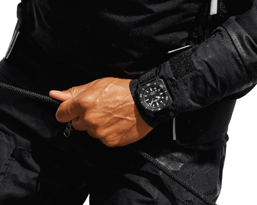 BR-03 DIVER BLACK MATTE: 低调隐身