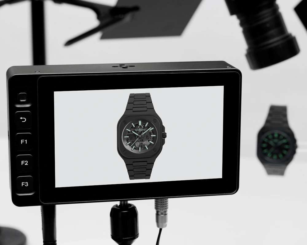 Ceramic Bracelet Integrated Into The Case