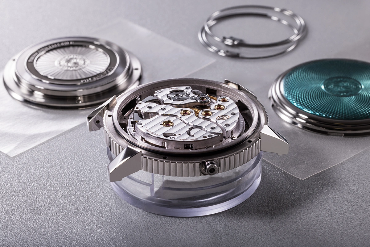 The Watch Box: A Resonance Amplifier