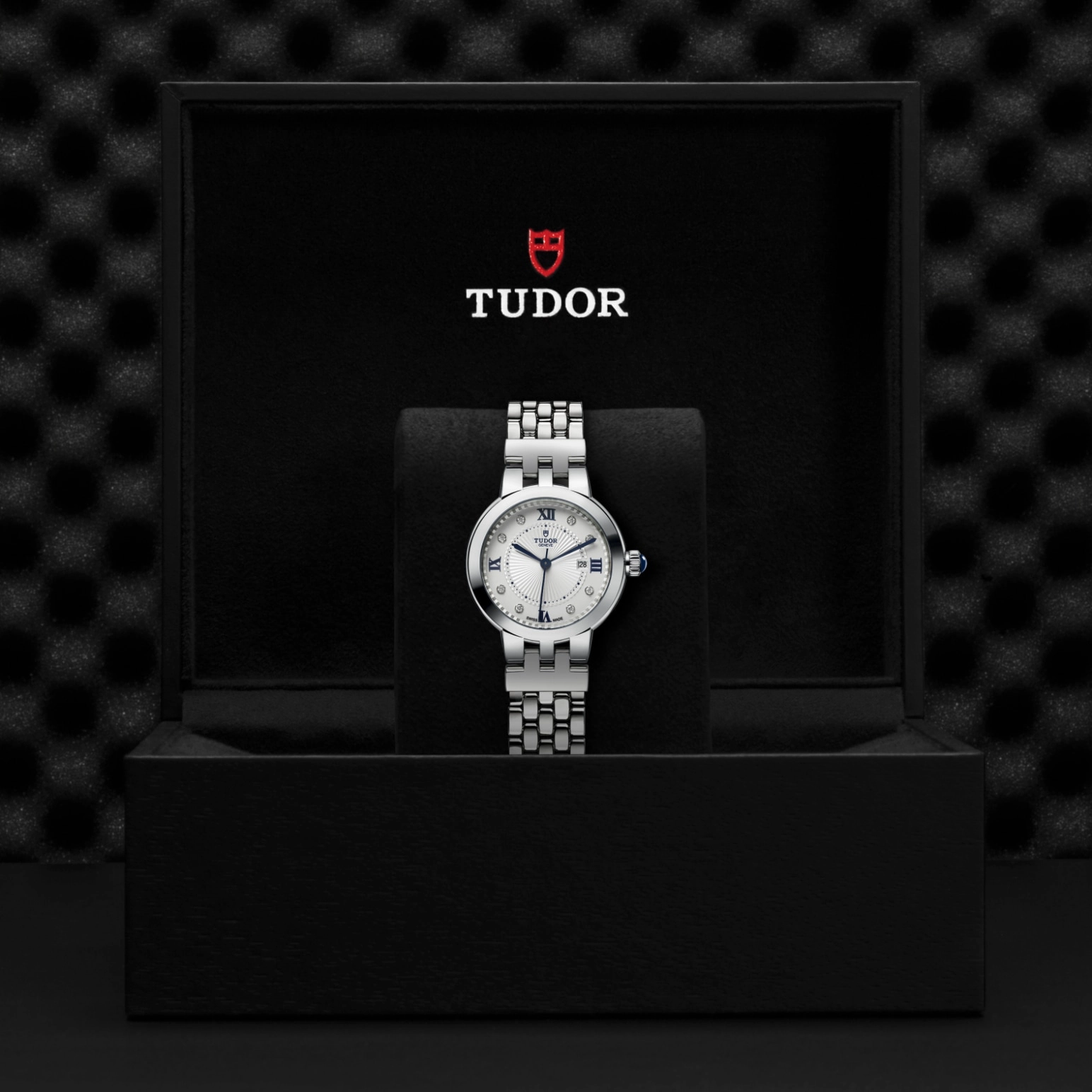 TUDOR玫瑰系列Clair de Rose磨光钢表壳，直径30毫米 - M35500-0004 at Cortina Watch Singapore