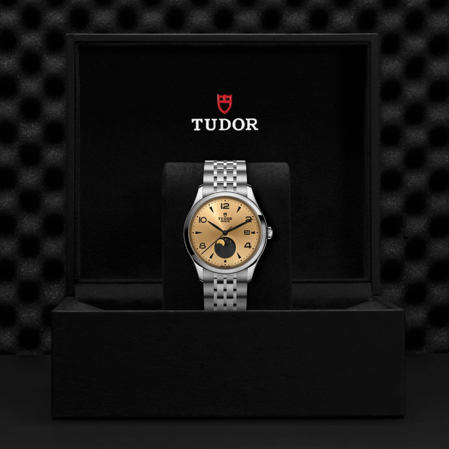 TUDORTUDOR 1926 Luna192639mm steel case with polished finish - M91560-0001 at Cortina Watch Singapore